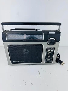 Vintage GE Model 7-2880B General Electric Super AM FM Radio - Picture 1 of 4