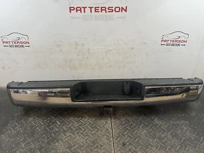 PARAGOLPES TRASERO NISSAN TITAN XD 16-19 CROMADO CON ENGANCHE DE REMOLQUE SIN ASISTENCIA DE ESTACIONAMIENTO Foto 1 de 4