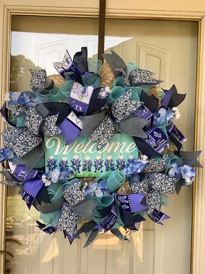 Corona de puerta delantera de malla Bluebonnet Deco Foto 1 de 4