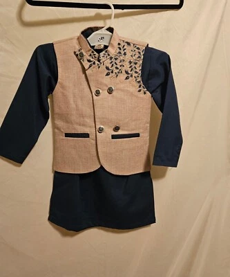 Abrigo Kurta con cintura. Juego de 3 piezas. Niños talla 18. Nuevo. Verde oscuro/beige... Foto 1 de 4