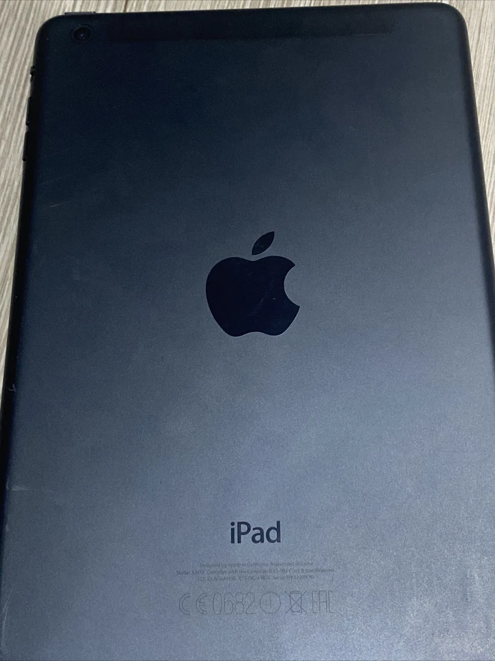 Apple iPad mini 2 16GB, Wi-Fi + Cellular (Unlocked), 7.9in - Space Grey - Image 1 of 1