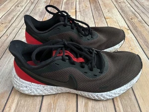 Hombres’s Nike Revolution 5 Negro Rojo Zapatos para Correr Hombre’s Talla 9 - Imagen 1 de 7