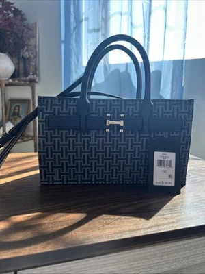 Embreagem tiracolo feminina Halston Heritage em relevo com alça de corrente - Imagem 1 de 4