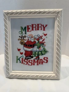 Feliz Kissmas Punto de Cruz Acabado Pieza de Arte Navidad 10x12 Enmarcado - Imagen 1 de 6