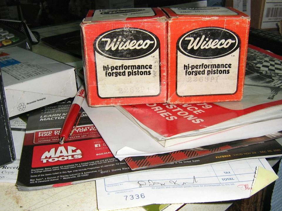 CCW/KEC. NOS 440/21, 1973, Wiseco Piston kit 2262p1+2263p1+.010 over - Image 1 of 1