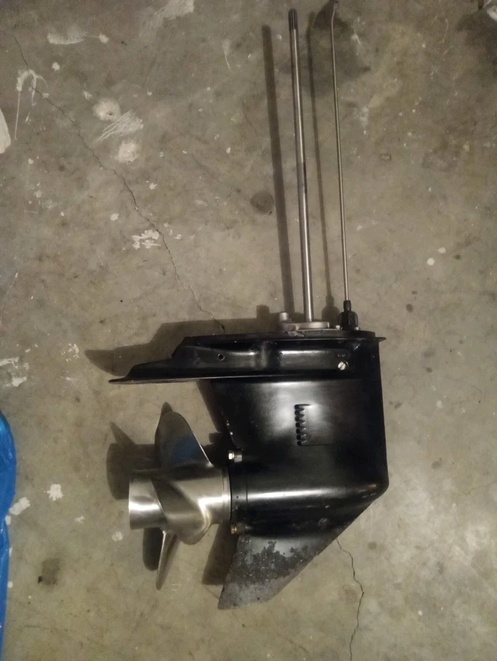 50 ELPT 4 tiempos Mercury 40-50 HP fueraborda unidad inferior caja de cambios hélice de acero inoxidable Foto 1 de 4