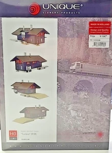 Unique H0 1/87 BAUSATZ BAHNHOF SURAVA RHB Güterschuppen Glacier Schmalspur Neu - Picture 1 of 12