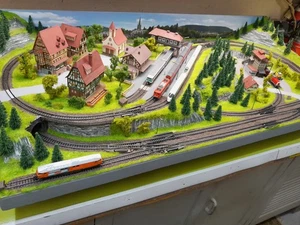 Komplettanlage Spur N Arnold Modelleisenbahnanlage(Nr.4025) Lieferung kostenfrei - Bild 1 von 10