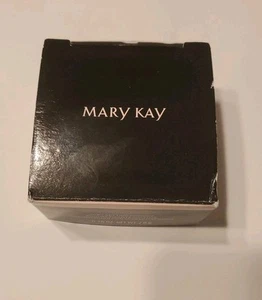 Polvo Mary Kay Silky Setting beige claro/beige 8 gramos 0,28 OZ NUEVO EN CAJA - Imagen 1 de 3