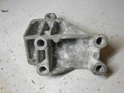 Левый кронштейн крепления двигателя 95-99 MERCEDES BENZ S420 W124 E420 W140 1192234304 - Изображение 1 из 4