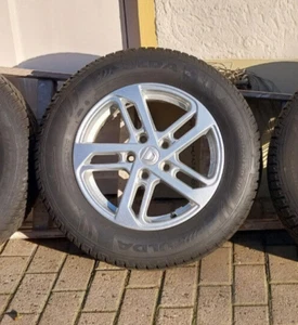 Winterreifen 215/65 R16 gebraucht (7mm), auf Alufelge in silber - Bild 1 von 4
