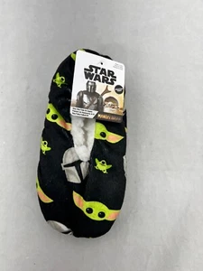 STAR WARS MAMDALORIAN Slipper Socks Boy Small / Medium Shoe Size 8 to 13 Toddler - Picture 1 of 4