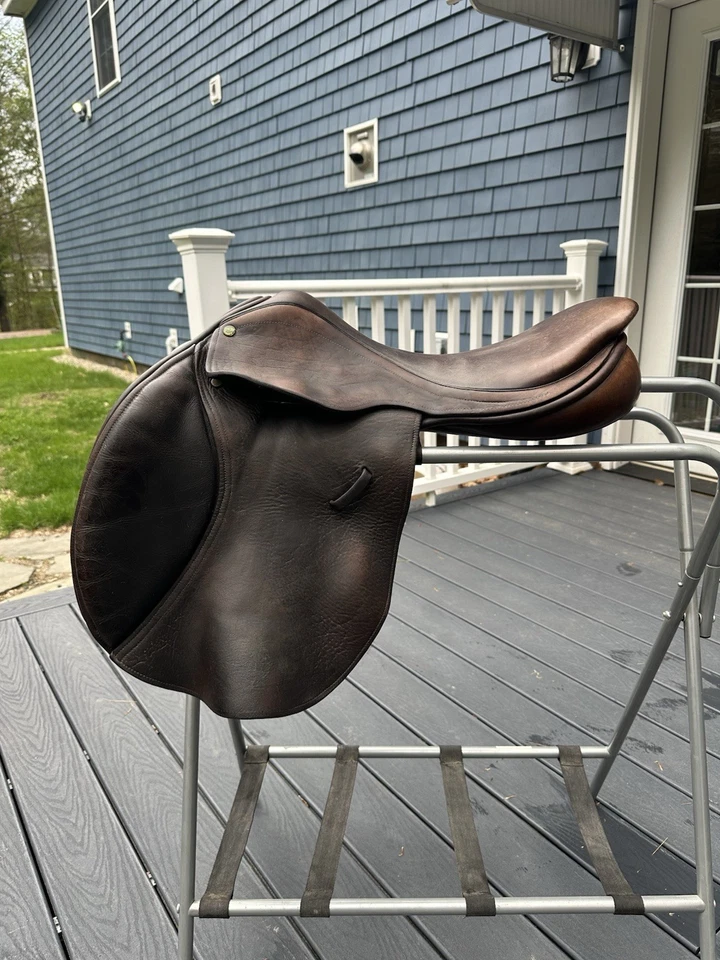 Sillín de salto de lana de contacto cercano County Stabilizer 18 N (medidas MW) Foto 1 de 4