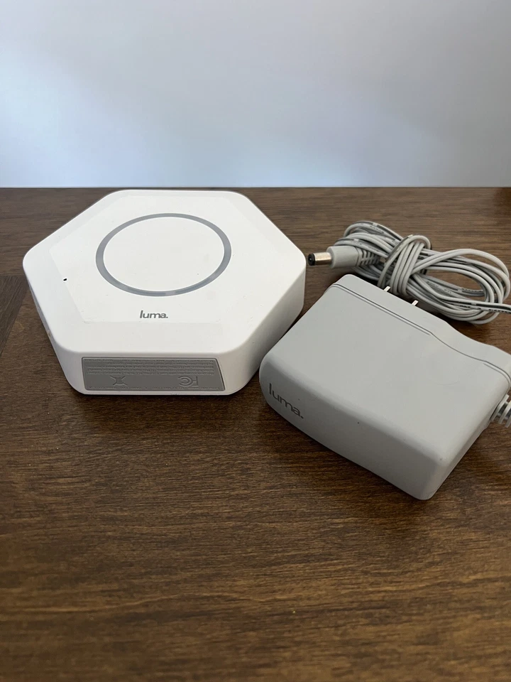 Luma WiFi Router / Mesh Extender - Model WRTQ-329ACN - White Tested/Working-05e0 - Image 1 of 1