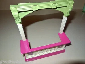 FISHER PRICE LOVING FAMILY GRAND MANSION DOLL HOUSE REPLACEMENT WINDOW FRAME LOT - Picture 1 of 2