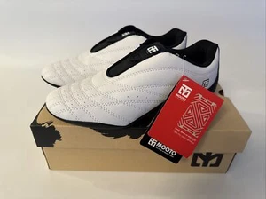 MOOTO WINGS Taekwondo Shoes Two Tone (White & Black) US Size 11.5 - New In Box - Picture 1 of 6