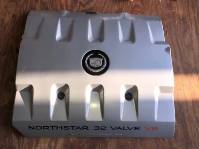 Tampa do motor Cadillac Deville Seville Northstar 32V 2001 a 2004 - Imagem 1 de 4