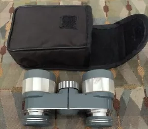 VINTAGE YASHICA J-B142 POCKET BINOCULARS OPERA GLASSES White MOTHER PEARL J-E10 - Picture 1 of 10