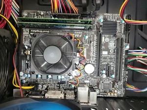 Gigabyte GA-F2A78M-HD2 Motherboard + AMD A6 6400k @3.90GHz + 8GB RAM + Shield. - Picture 1 of 11
