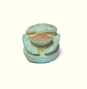 Einzigartige kleine handgefertigte Farbstein Skarabäus Statue - Bild 1 von 10