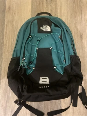 Mochila acolchada para computadora portátil The North Face Jester verde/negro senderismo escuela ajuste Foto 1 de 4