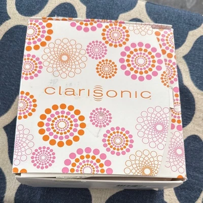 Sistema de limpieza facial sónico Clarisonic Mia 2 - Blanco - Caja abierta, probado Foto 1 de 4