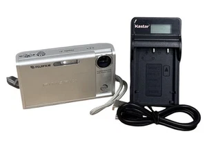 Fujifilm Finepix Z1 5.1MP Digital Camera Silver - USB Charger & Battery - WORKS - Picture 1 of 3