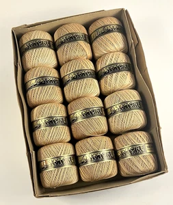 Vintage LILY SKYTONE ECRU mercerisierte gehäkelte Baumwolle 12 Rollen neuwertig in Box selten - Bild 1 von 12