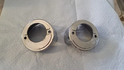 Soportes de montaje de luces de señal de giro delanteras diestro y derecho cromado OEM Porsche 356 Foto 1 de 3