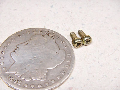 79 SUZUKI DS185 CARBURETOR SLIDE THROTTLE VALVE MOUNTING SCREWS - Image 1 of 3