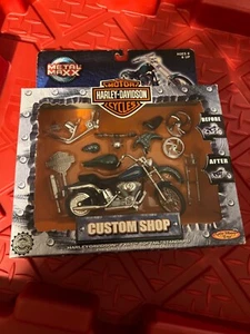 Metal Maxx 2001 Harley Davidson Custom Shop FXST Softail Standard 1:20 Die-Cast - Picture 1 of 12