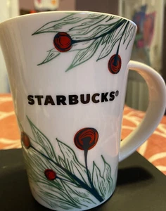STARBUCKS 2020 Christmas Holiday Coffee Mug Cup 12 oz Red Berries & Leaves - Picture 1 of 6