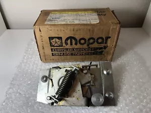 NOS Genuine OEM Mopar Dodge B150 B250 B350 Lock Rear 1984-90 3498969 - Foto 1 di 6
