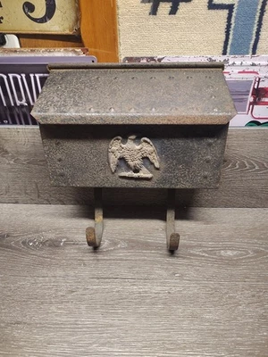 Винтажный почтовый ящик середины века с орлом и газетным держателем настенное крепление откидной верх - Изображение 1 из 4