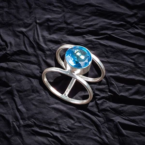 Attractive Blue Topaz Gemstone Handmade Solid 925 Sterling Silver Jewelry Ring - Picture 1 of 2