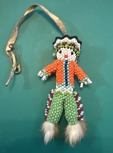 Antiguo muñeco fetiche niño jefe con cuentas Zuni vintage garras con tocado buena suerte - Imagen 1 de 6