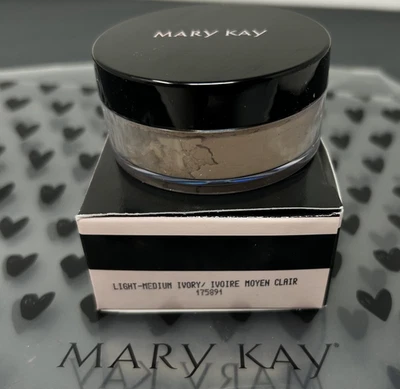 Mary Kay Silky Setting Powder (175891) Light Med Ivory Facial Makeup 0.28 oz 8g - Image 1 of 2