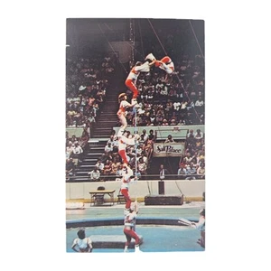 Tarjeta postal cromada de colección Teeterboard Tacticians Ringling Bros Barnum & Baily Circus - Imagen 1 de 2