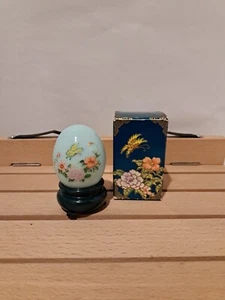 Vintage Avon Oriental Egg Delicate Blossoms 1 fl oz Full Patchwork Cologne W/box - Picture 1 of 6