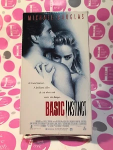 BASIC INSTINCT - MICHAEL DOUGLAS, SHARON STONE - 1992 VHS 69920 - Picture 1 of 3