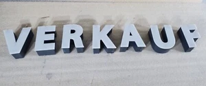3D-Buchstaben mit LED-Beleuchtung-Schwarzer Rahmen, 6mm opalweiße Plexiglasfront - Bild 1 von 2