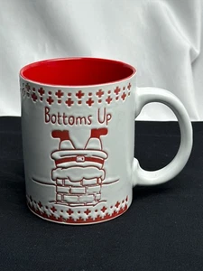 Taza de café de Navidad de Papá Noel con fondo rojo interior blanco exterior - Imagen 1 de 5