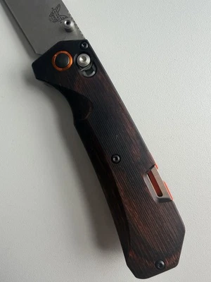 Cabo de madeira Benchmade Grizzly Creek 15062 S30V - Imagem 1 de 4