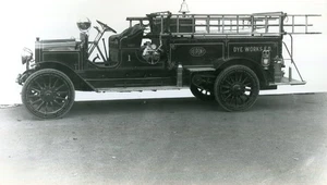 Dupont Dye Works 1920s Brockway ALF Pumper - 8x10 Fire Apparatus Delivery Photo - Picture 1 of 1