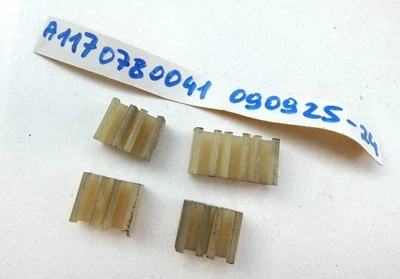 Mercedes W124 TE 4-Matic A1170780041 A1020780641 Fuel Line Bracket - Image 1 of 2