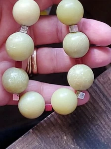 18 Inch Round Jade Beaded Necklace - Picture 1 of 10