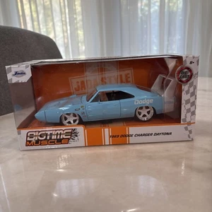 Jada 1969 Dodge Charger Daytona blau weiß Bigtime Muscle 1/24 Diecast Auto NEU - Bild 1 von 13
