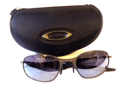 GAFAS DE SOL vintage años 90 Oakley 1ª generación alambre aleta de tiburón oreja mangas largas para hombre Foto 1 de 4