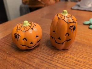 Halloween Calabaza Sal Pimienta Coctelera Jack o Linterna Telaraña Sin Usar Sin Daños - Imagen 1 de 4