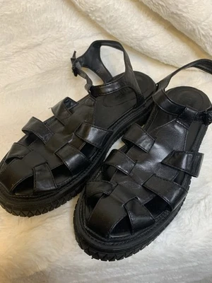 Sandalias para mujer Schutz Beatrix negras de cuero napa talla 8B Foto 1 de 4